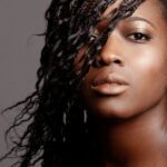 Un mix di fascino e bravura: al Kabala la cantante franco-senegalese Awa Ly